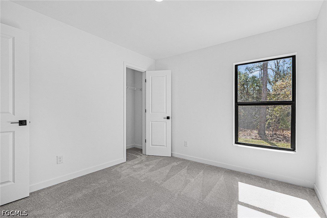 2216 Nw 2Nd Place. Cape Coral, FL 33993
