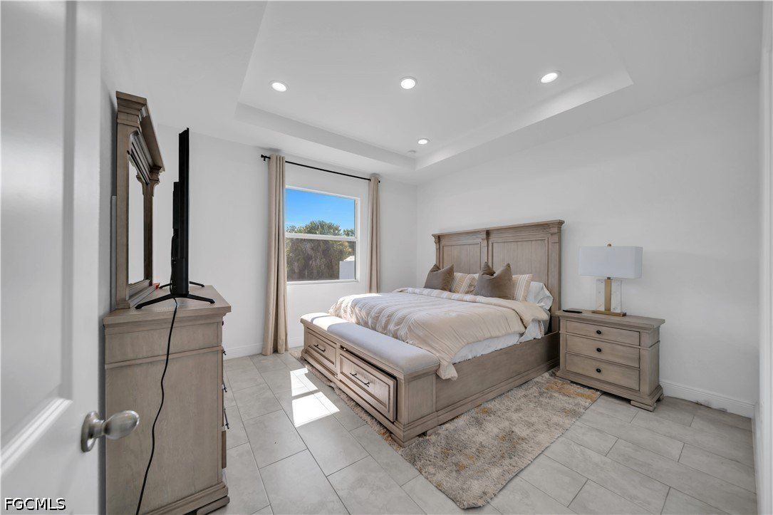 8045 Buttercup Circle. Labelle, FL 33935