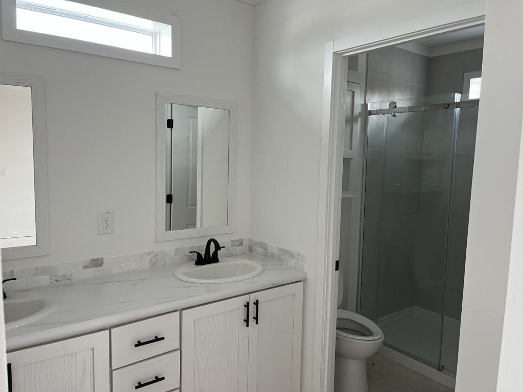 227 Endhoven Street. Ellenton, FL 34222