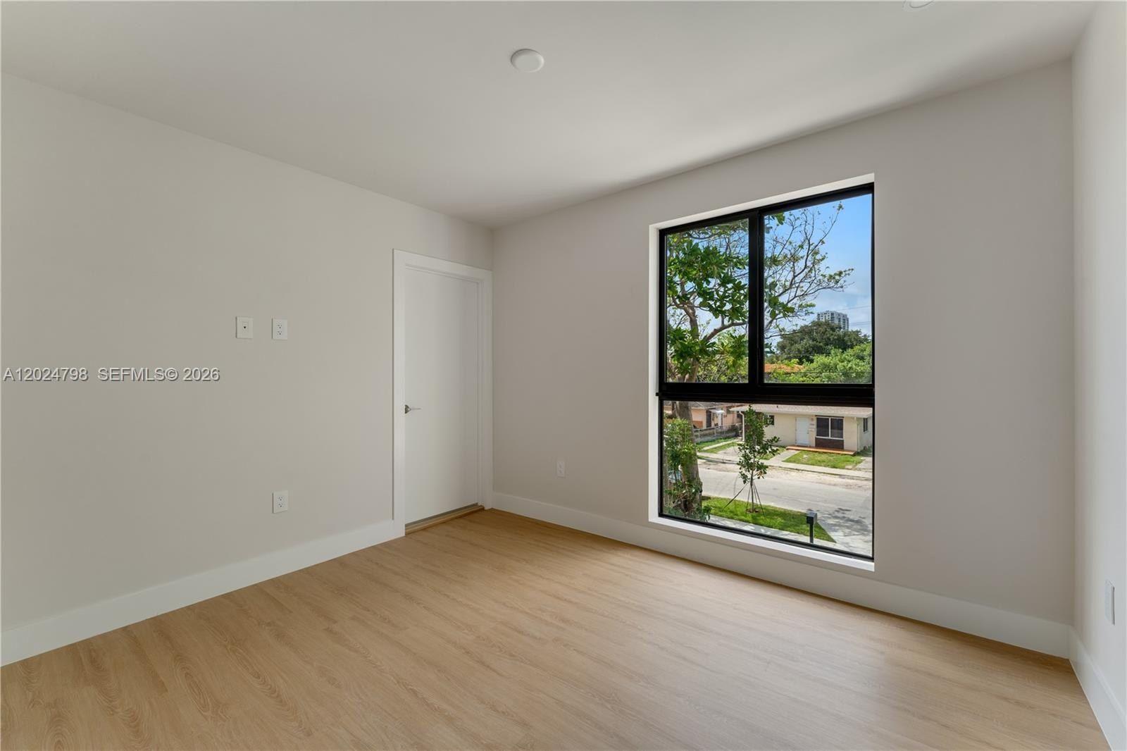 1917 Nw 17 St. Miami, FL 33125