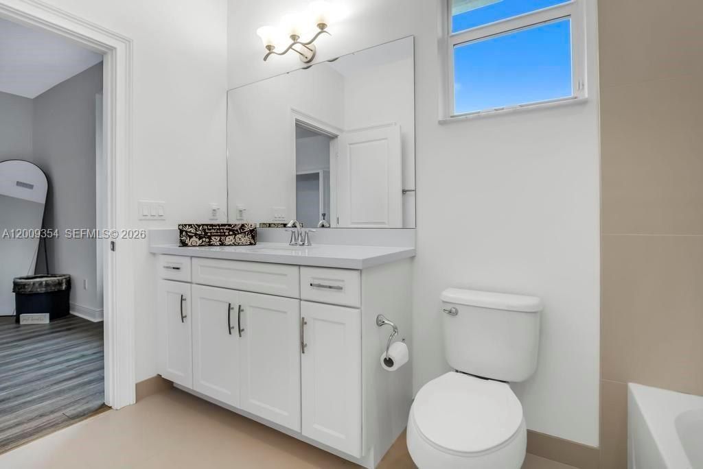 7601 Cavalia Dr. Davie, FL 33328