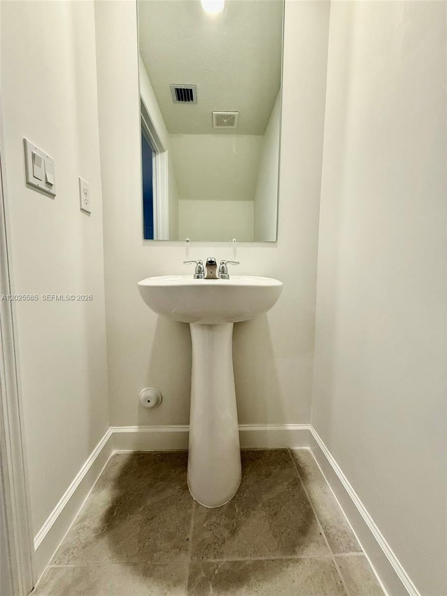 2958 Park Pl. Dania Beach, FL 33312