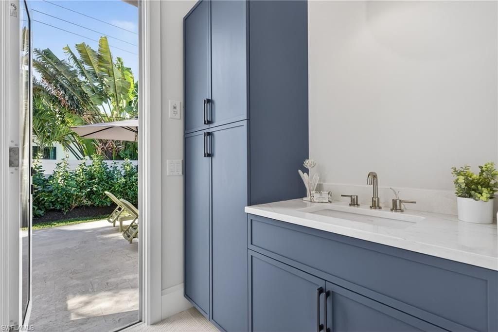 766 95Th Ave N. Naples, FL 34108