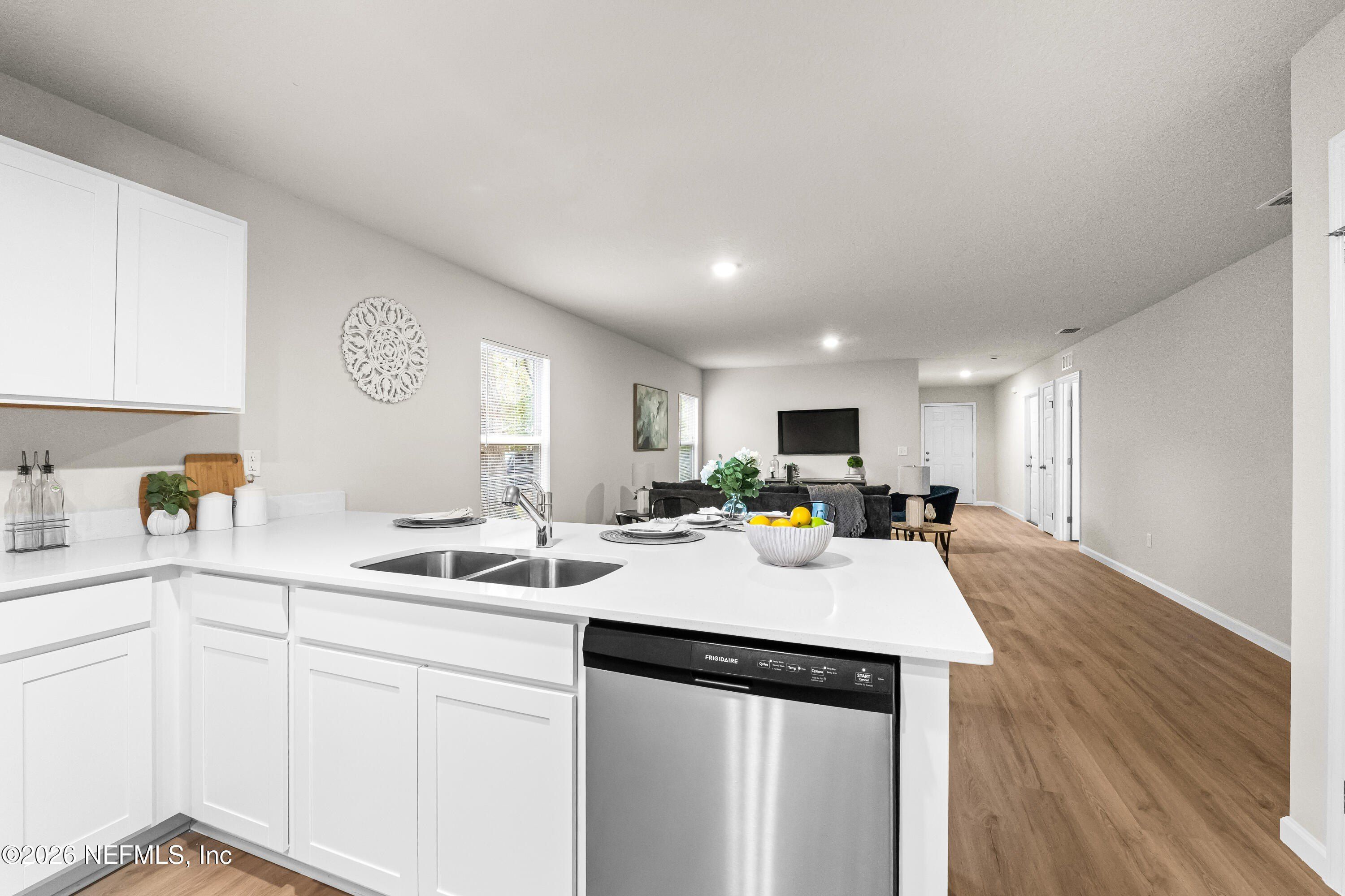 8040 Siskin Avenue. Jacksonville, FL 32219