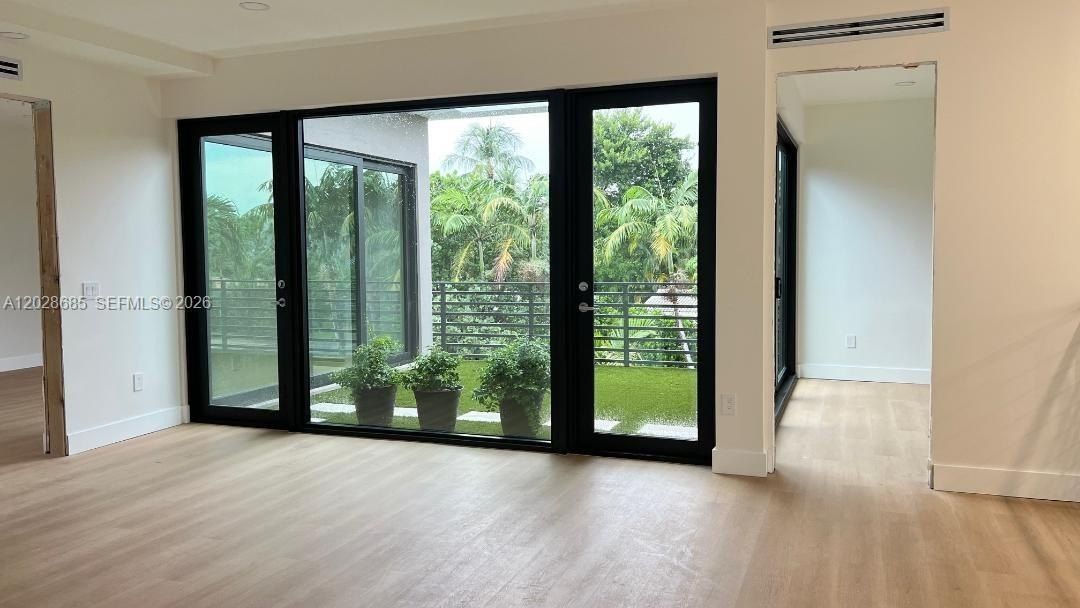 1700 Ne 18Th St. Fort Lauderdale, FL 33305