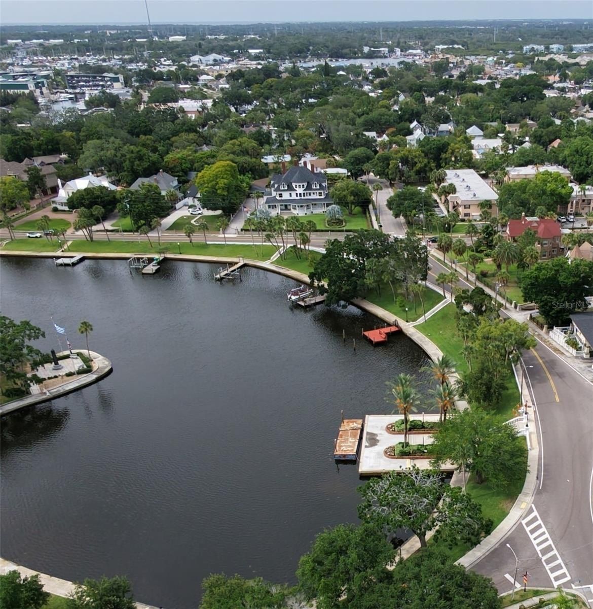 W Lemon Street. Tarpon Springs, FL 34689