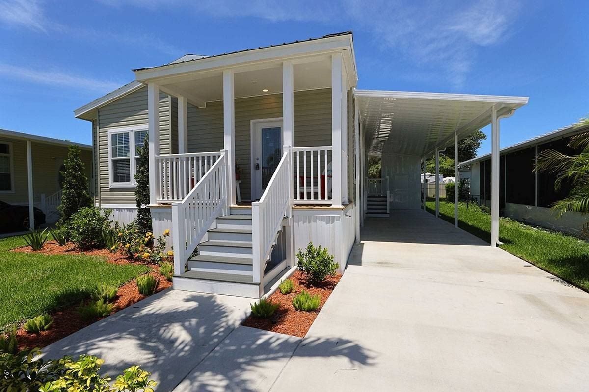 907  Sw 117Th Way. Davie, FL 33325