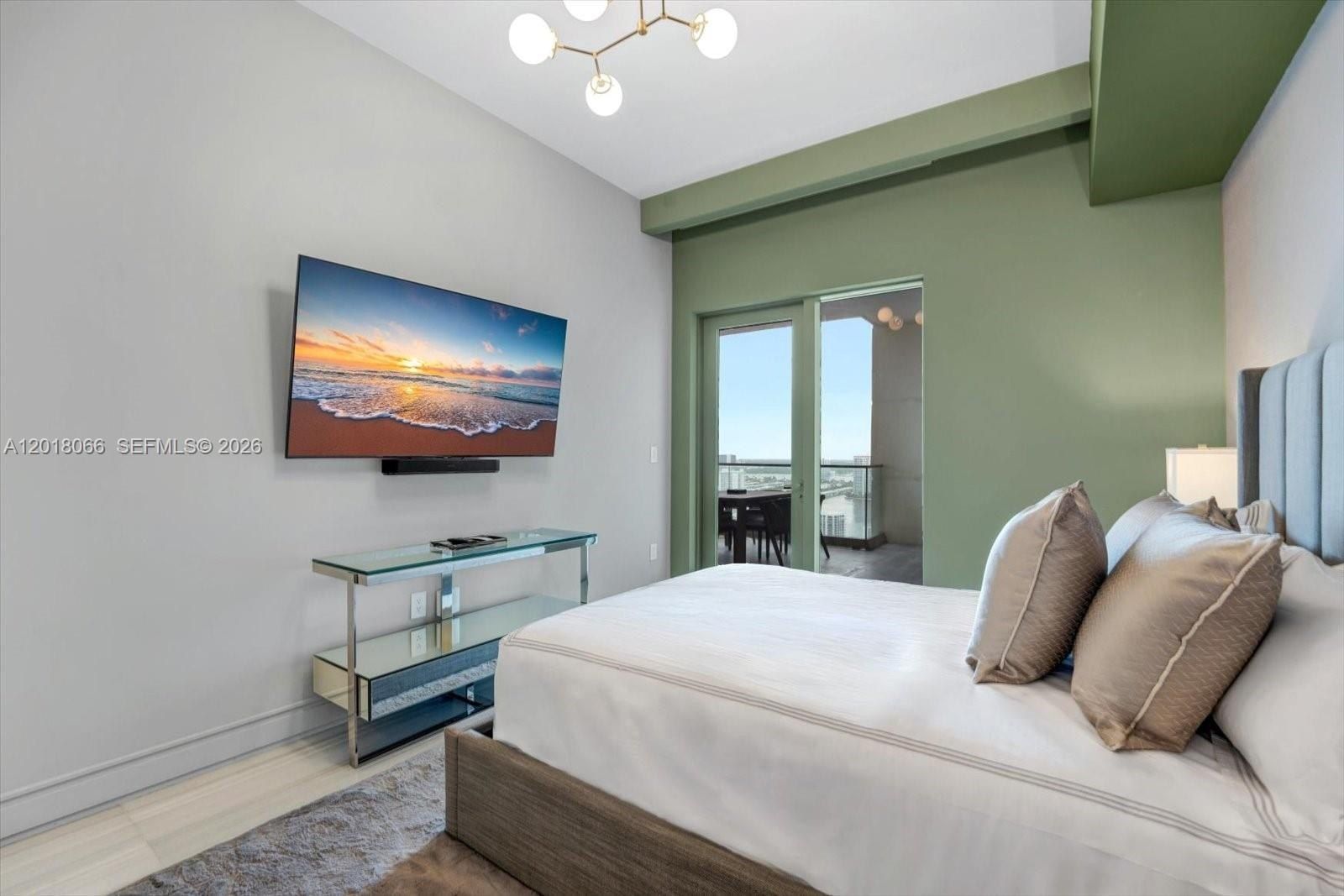 17901 Collins Ave. Sunny Isles Beach, FL 33160