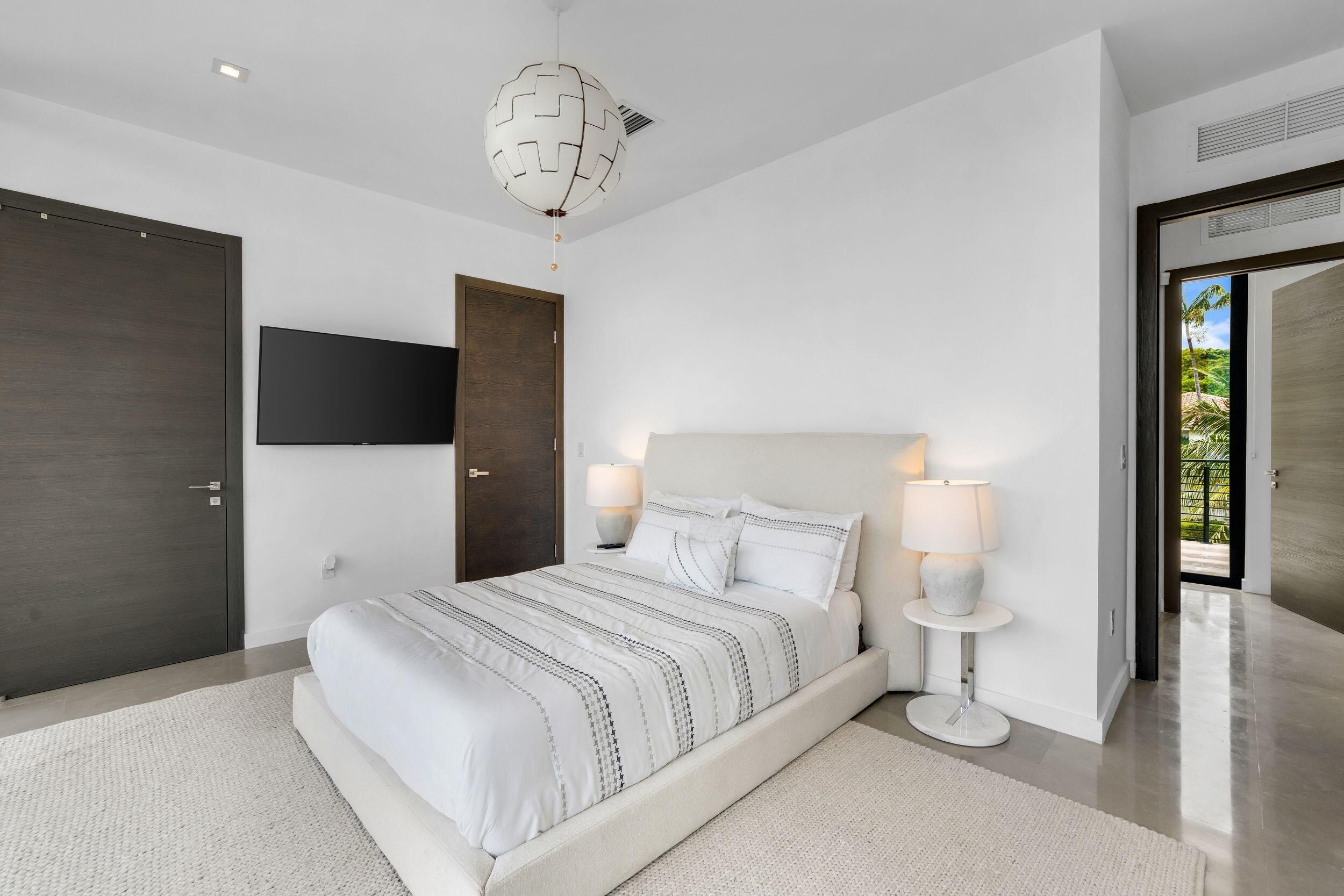 3462 Ne 171St Street. North Miami Beach, FL 33160