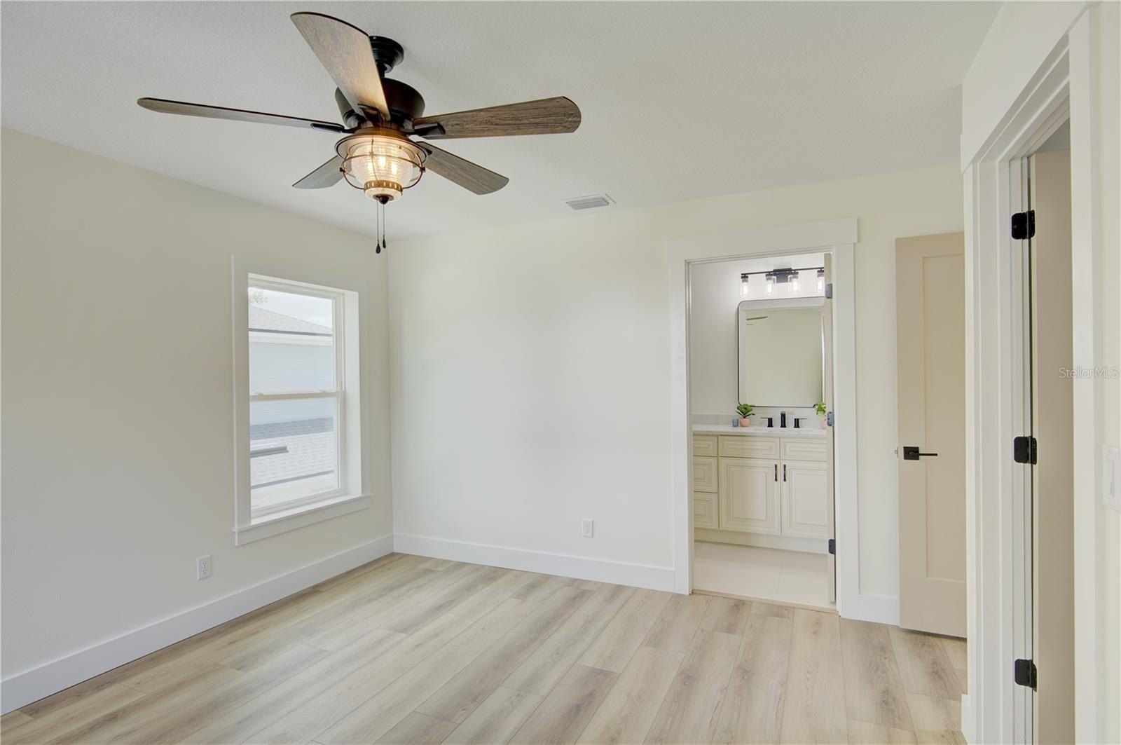 1316 E 9Th Avenue. Mount Dora, FL 32757