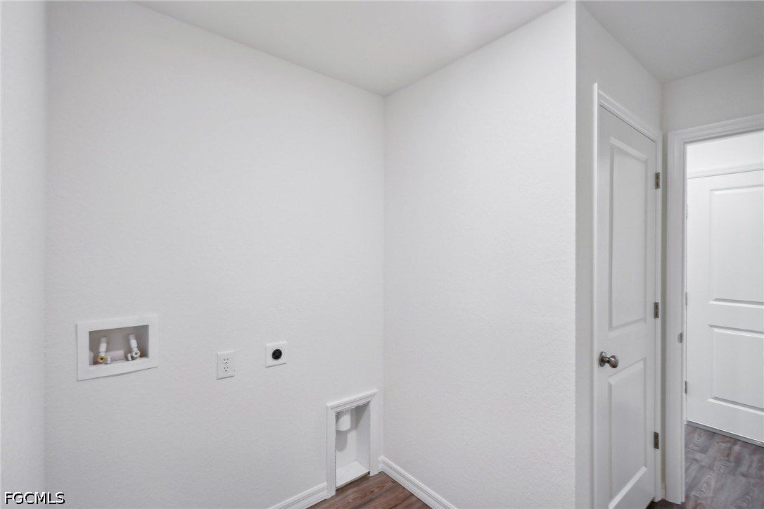 4144 Ne 15Th Avenue. Cape Coral, FL 33909