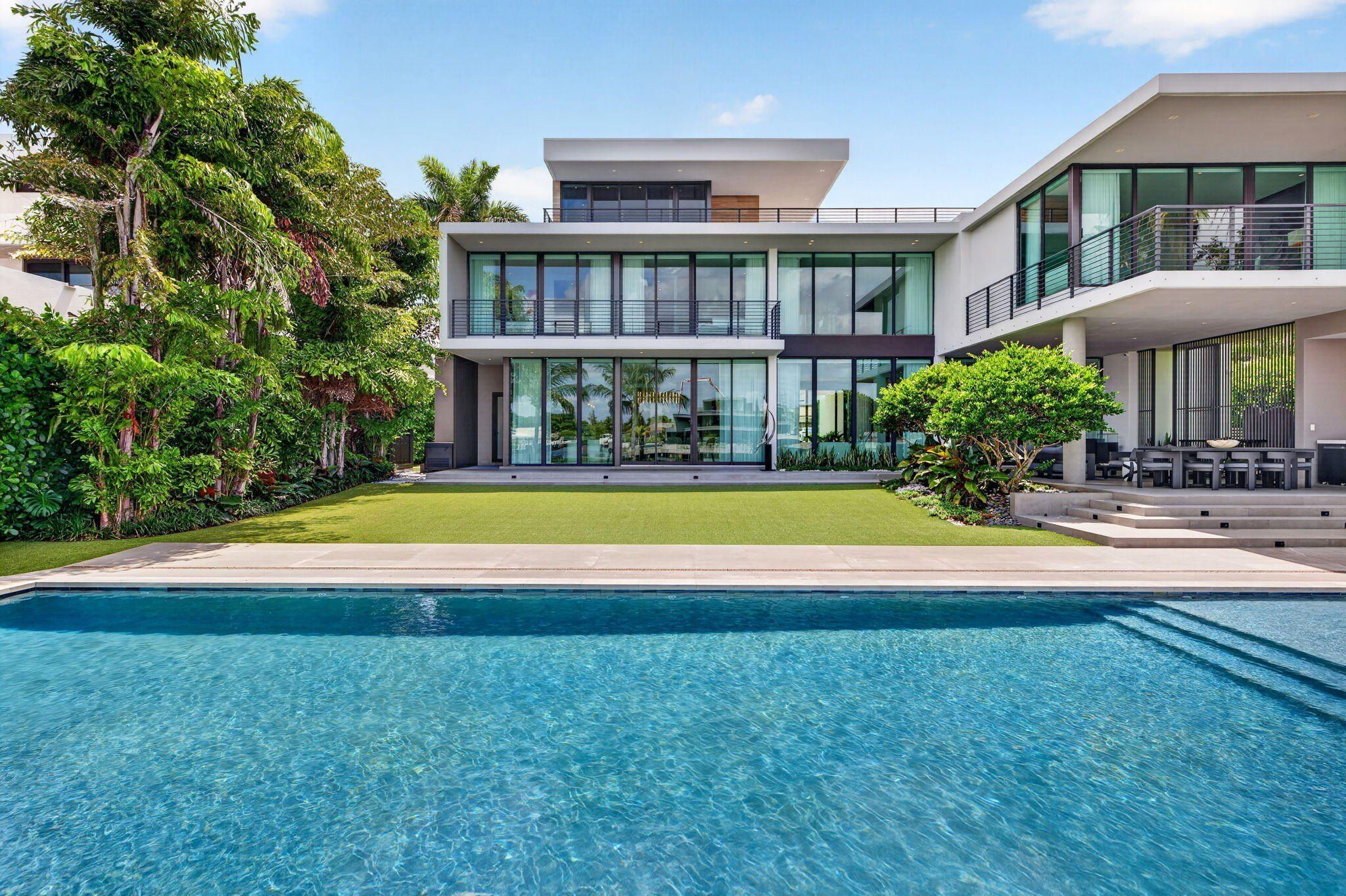 Middle River Drive. Fort Lauderdale, FL 33304