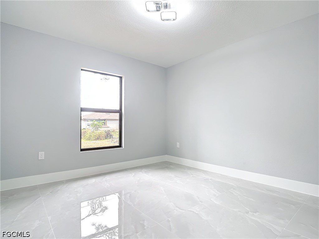 2607 8Th Street Sw. Lehigh Acres, FL 33976