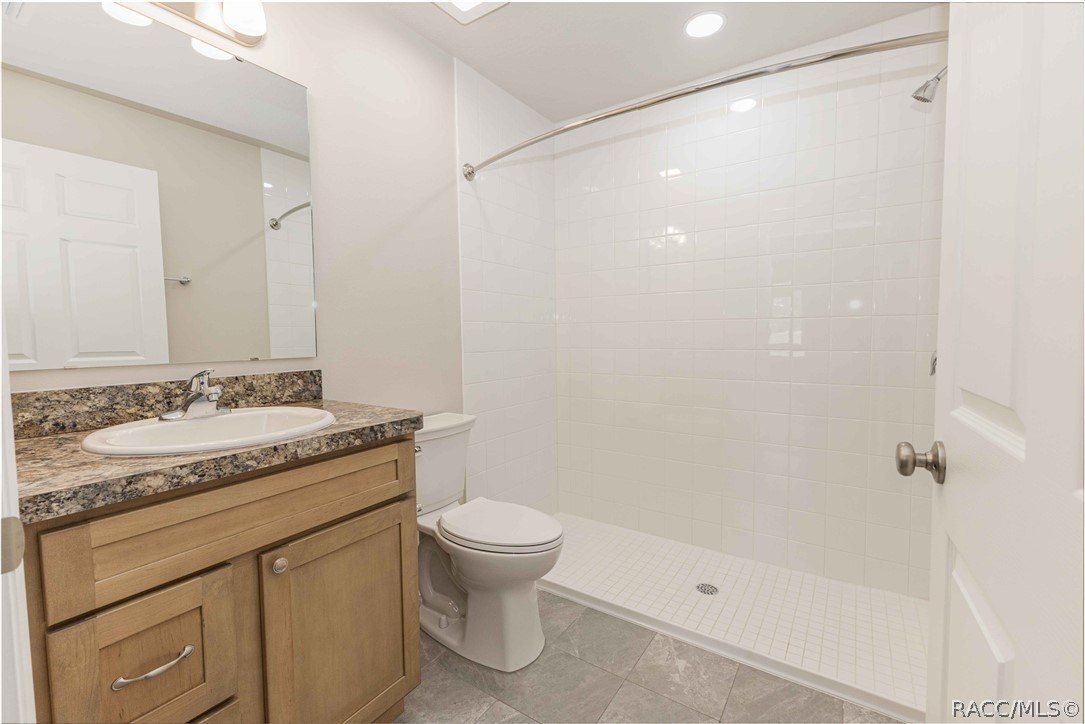 1324 Cottage Circle. Tavares, FL 32778