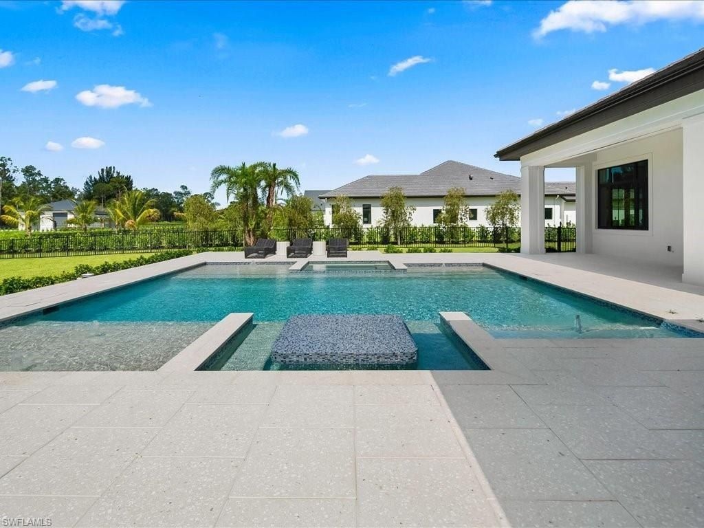 Daniels Rd. Naples, FL 34109