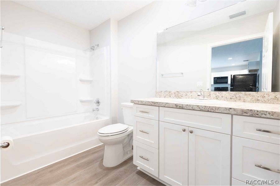 306 E Georgia Avenue. Bushnell, FL 33513
