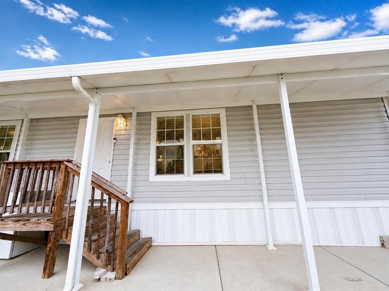 8516 Sw 17Th Court. Davie, FL 33324
