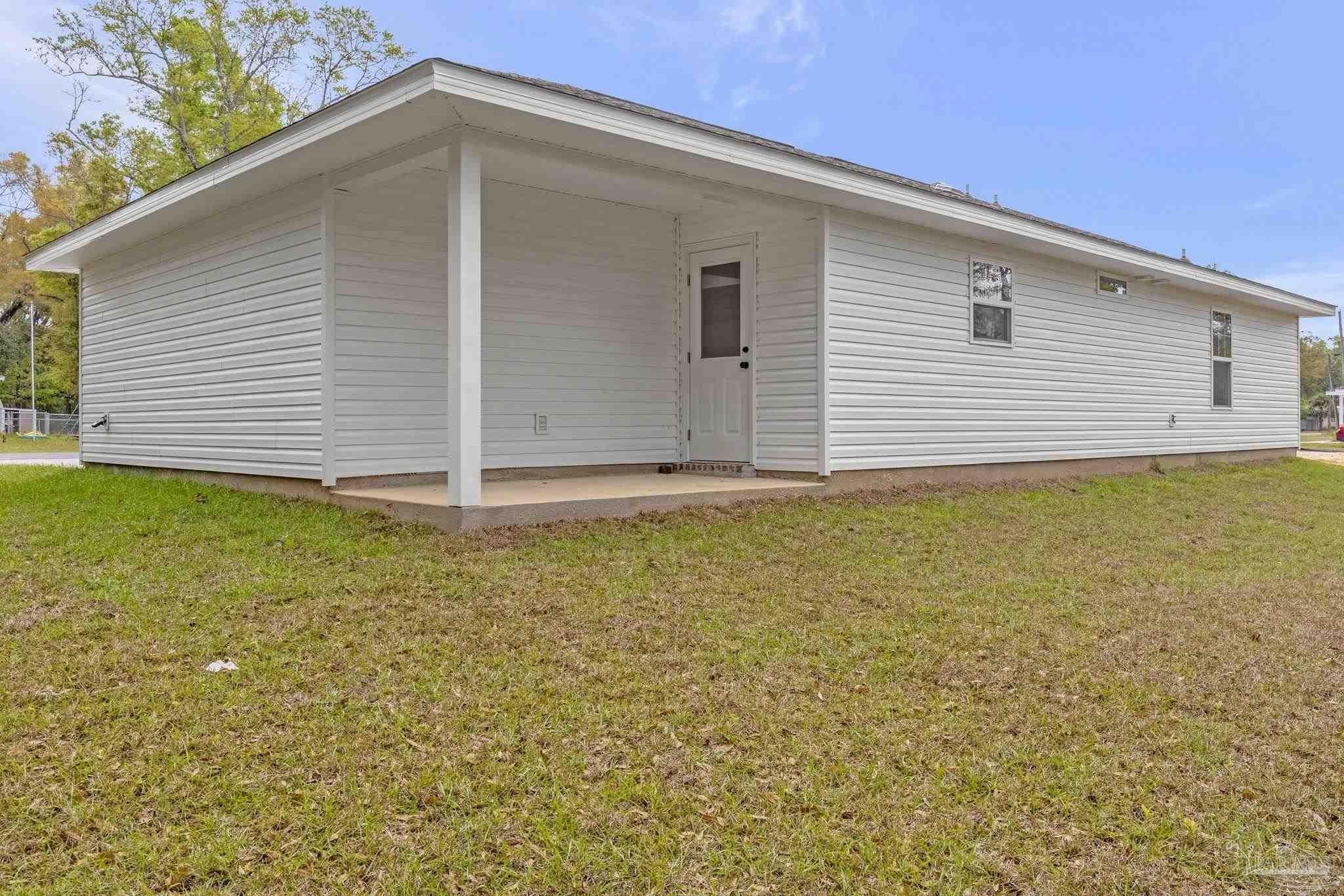5597 Riviera Dr. Milton, FL 32583