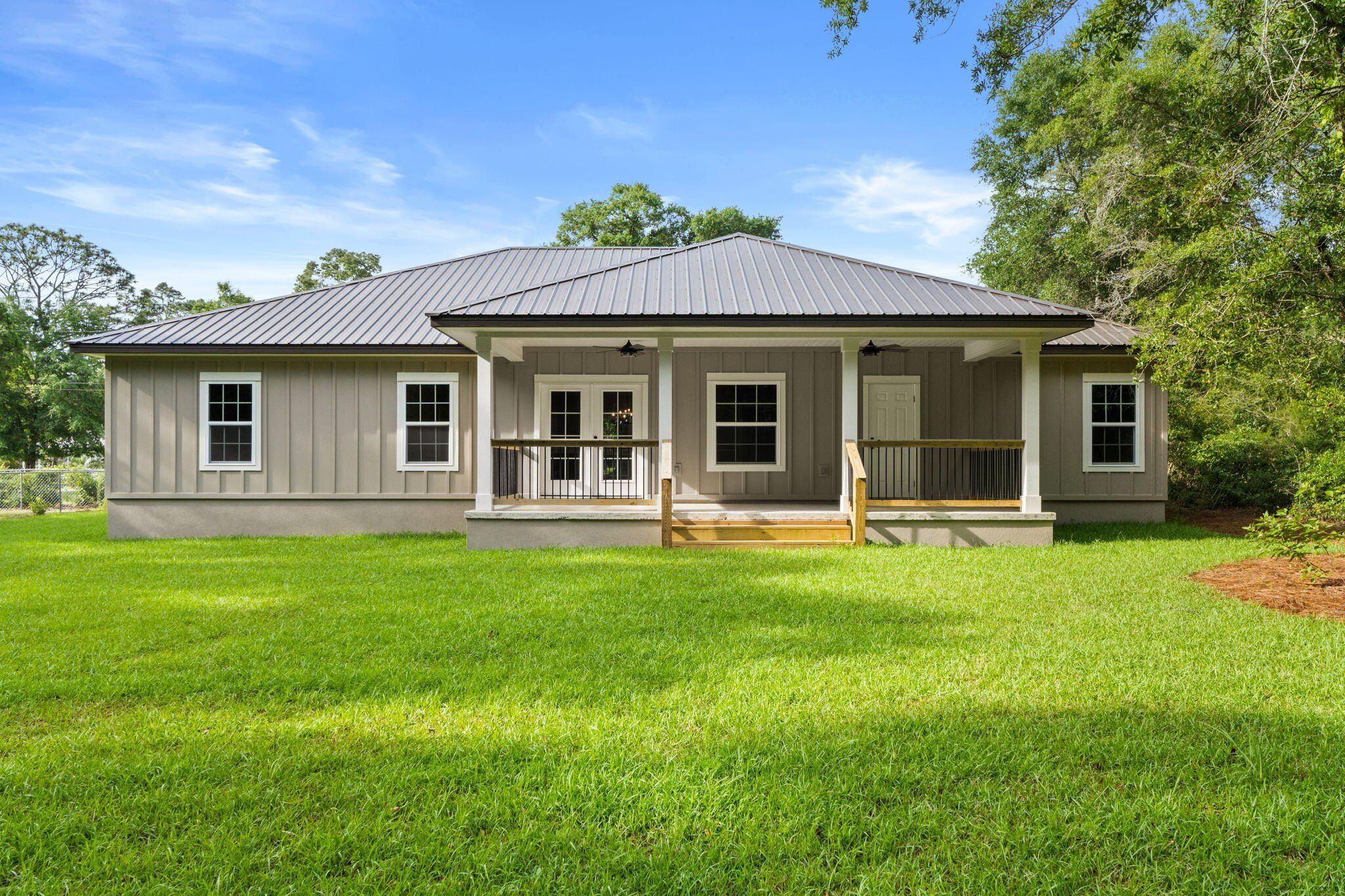 781 Bay Avenue. Defuniak Springs, FL 32435