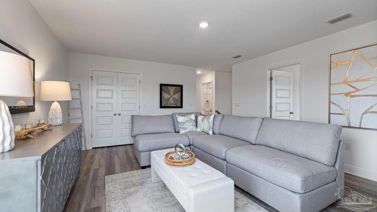 2123 Aqua St. Gulf Breeze, FL 32563