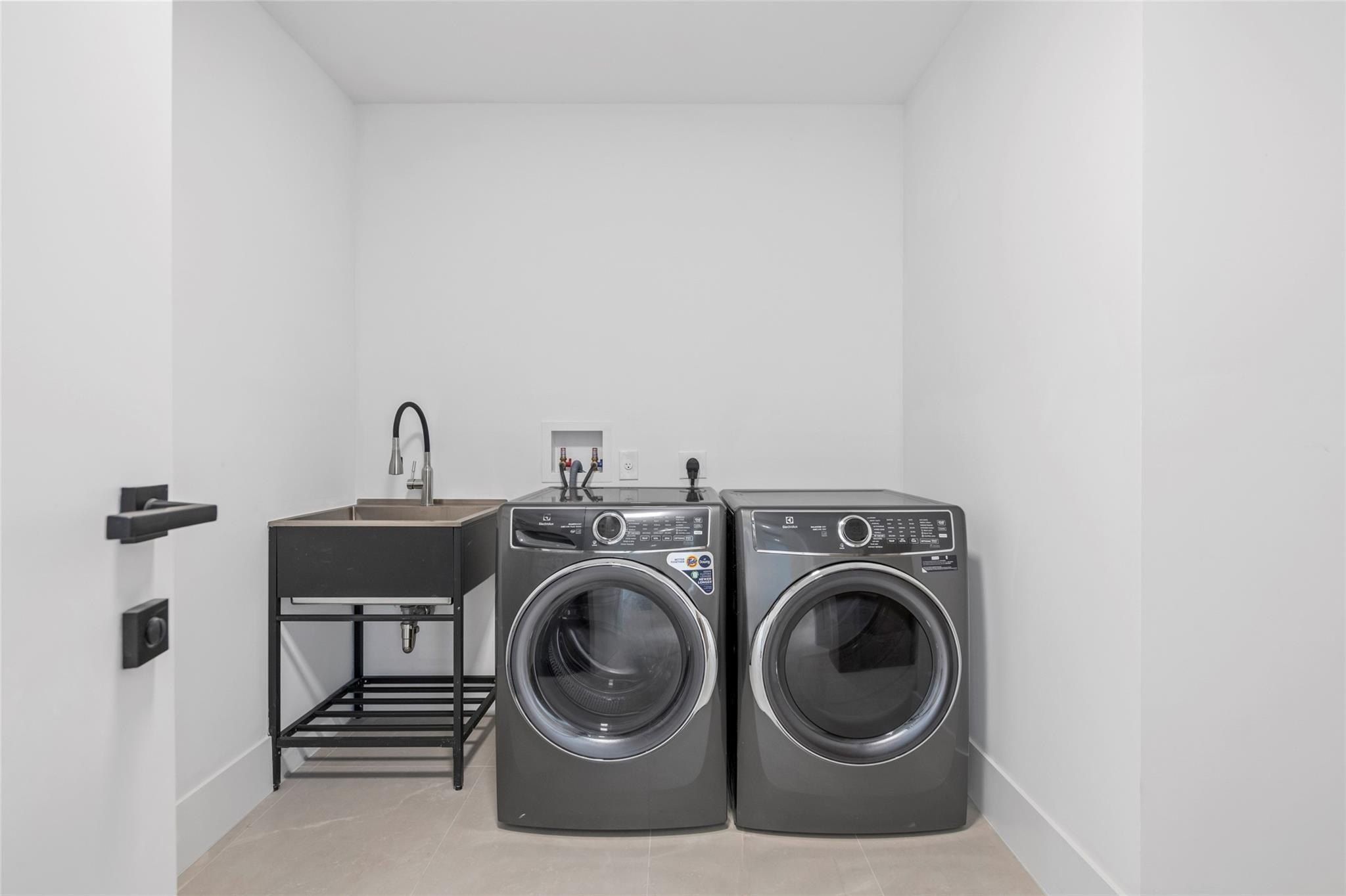 160 Isle Of Venice Drive. Fort Lauderdale, FL 33301