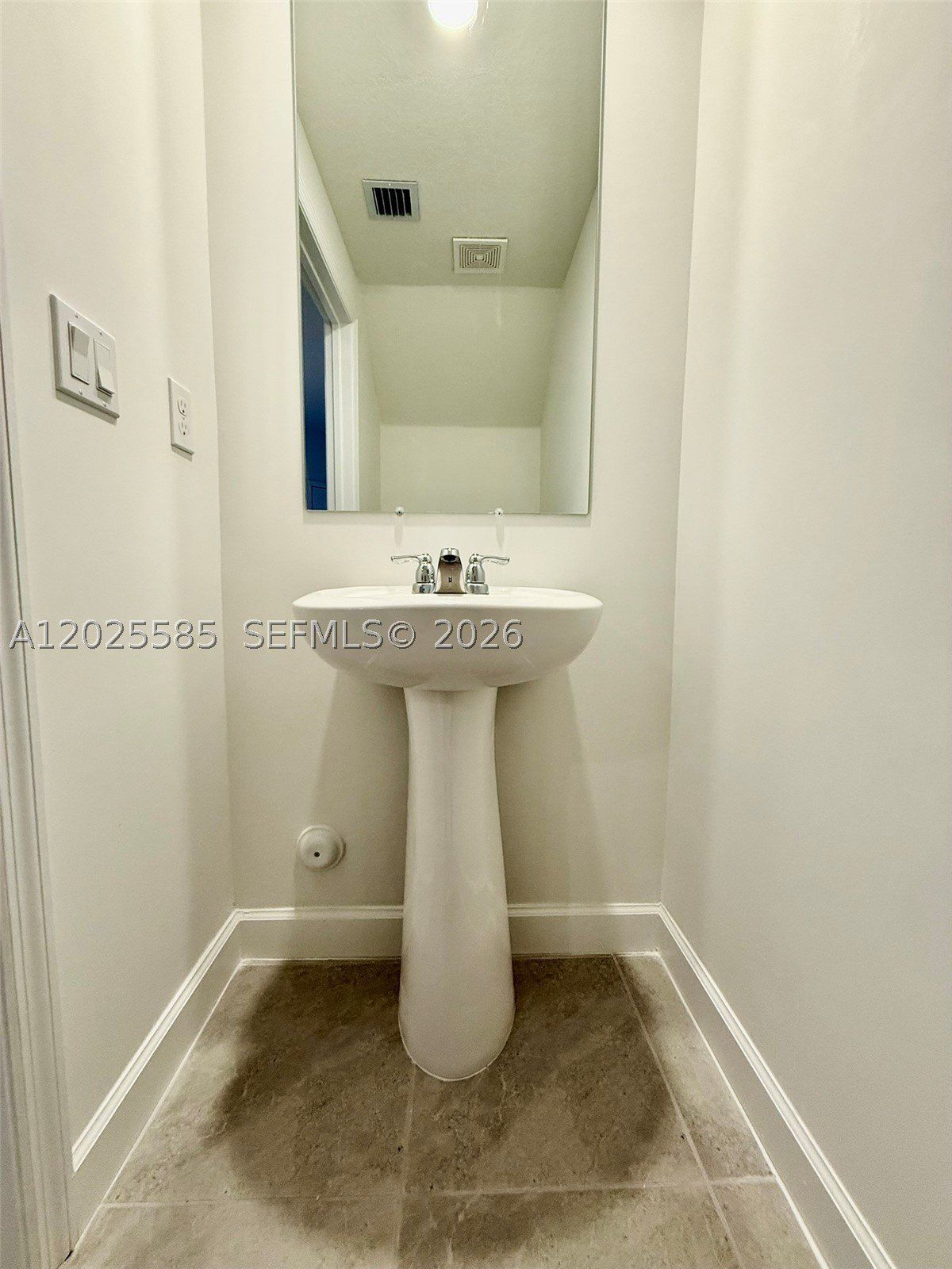 2958 Park Pl. Dania Beach, FL 33312