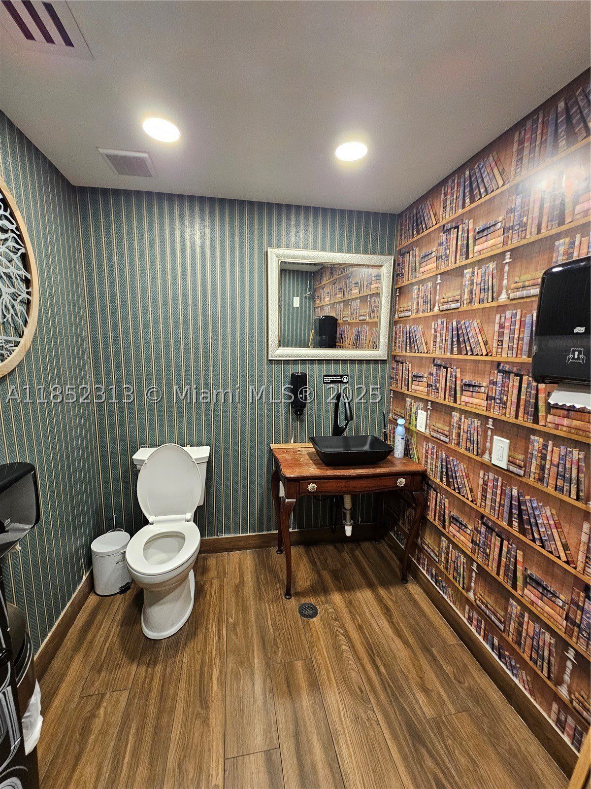2995 Ne 163Rd St. North Miami Beach, FL 33160