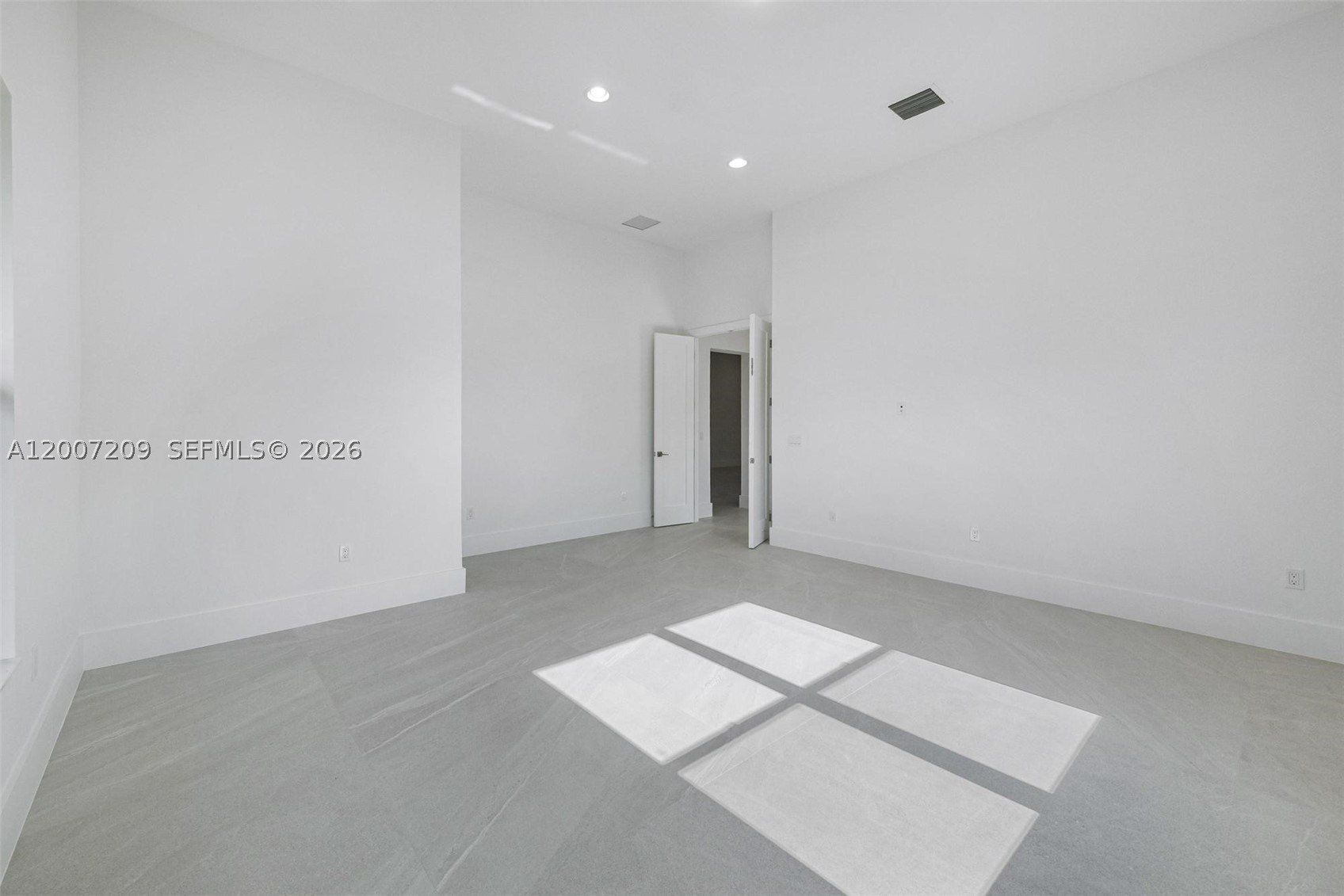 11900 Sw 14Th Pl. Davie, FL 33325