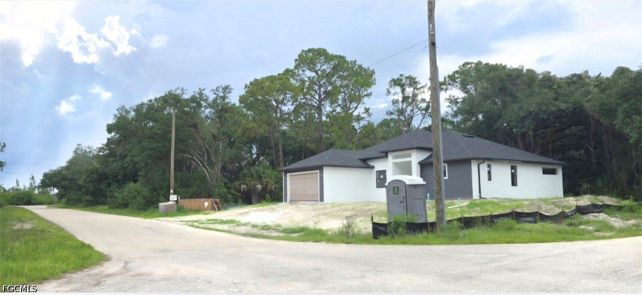 2407 E 19Th Street. Lehigh Acres, FL 33972