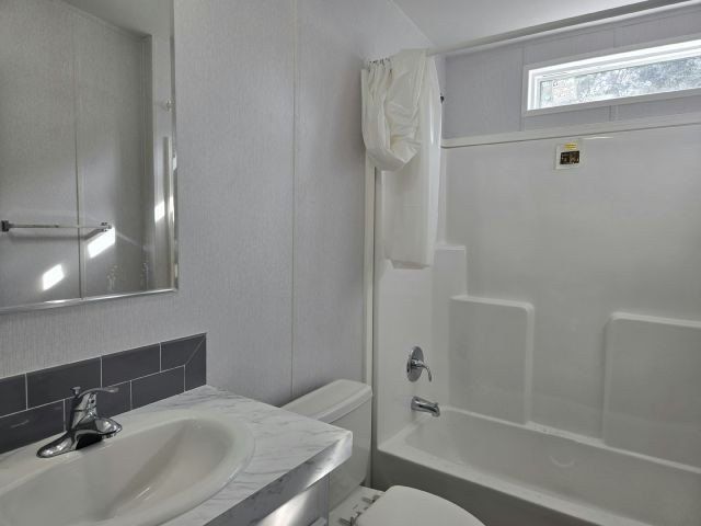 206 Magnolia Lane. Tampa, FL 33610