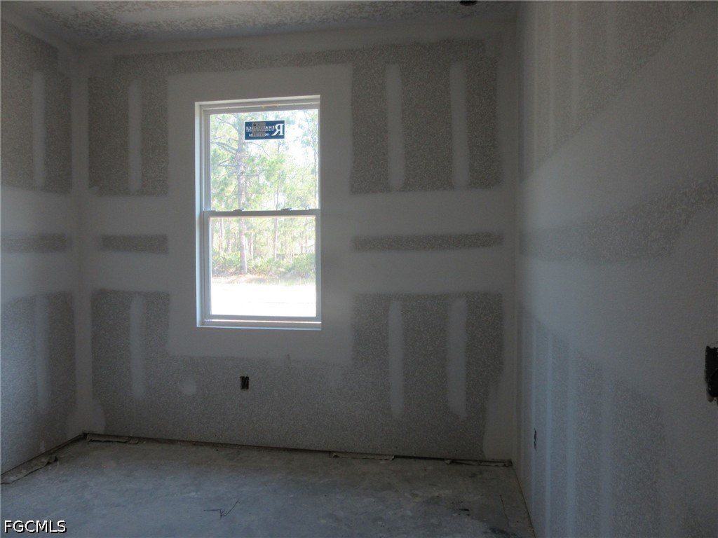 702 E 15Th Street. Lehigh Acres, FL 33972
