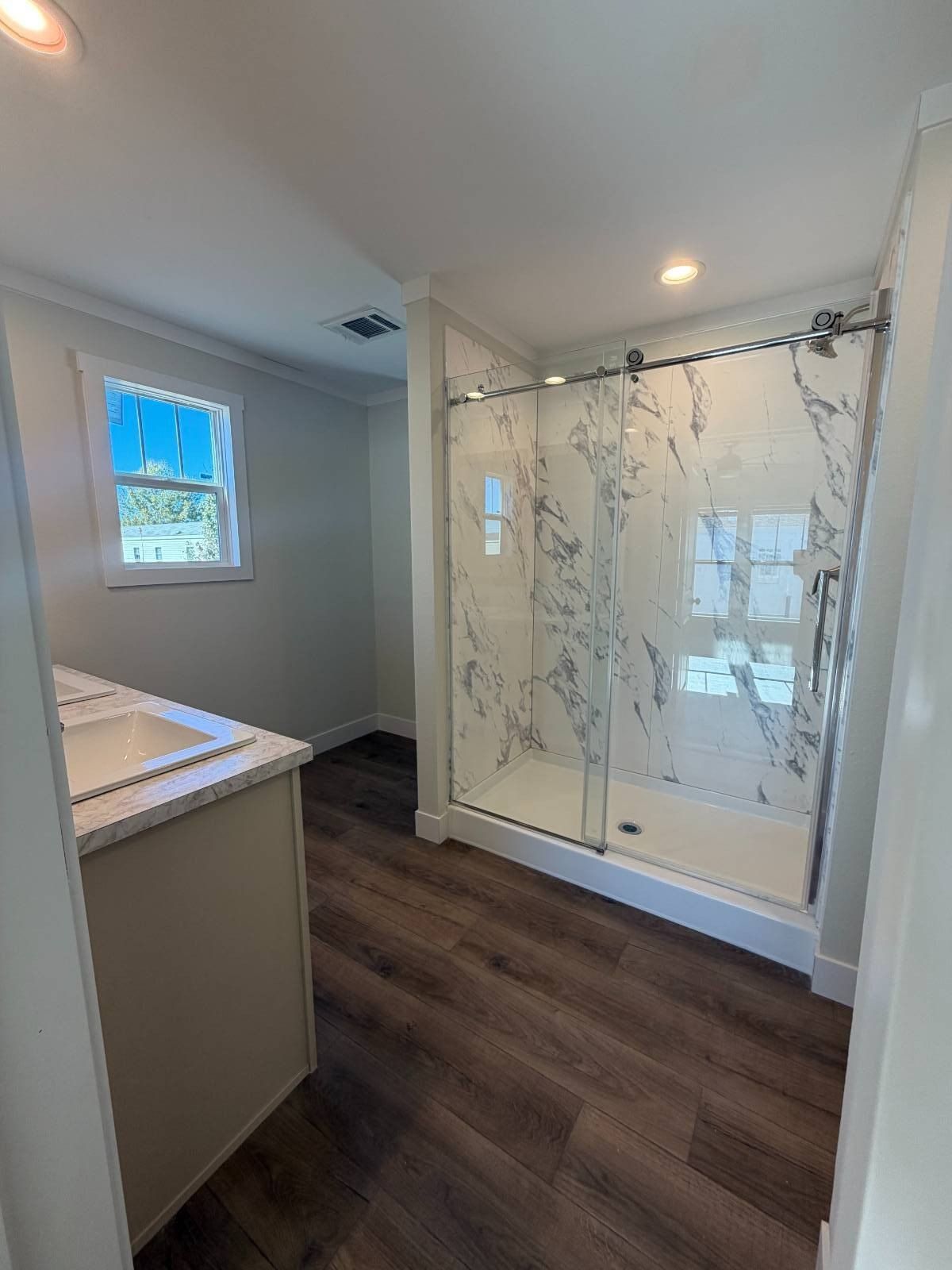 2418 Douglas Rd. Panama City, FL 32405