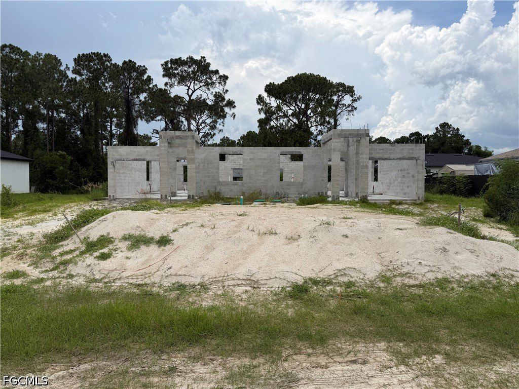 24122414 Lantana Avenue S. Lehigh Acres, FL 33973