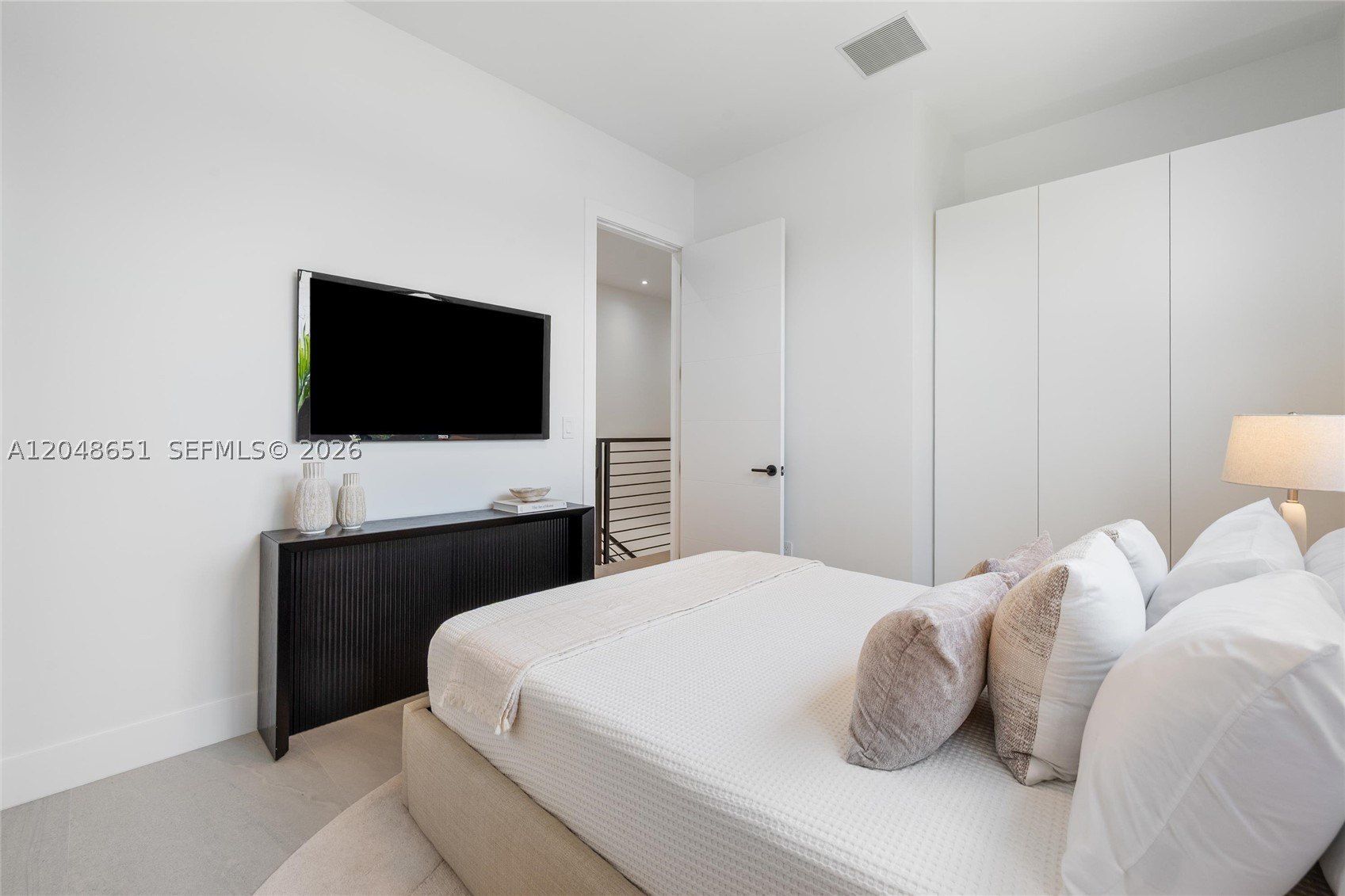 2787 Sw 34Th Ave. Miami, FL 33133