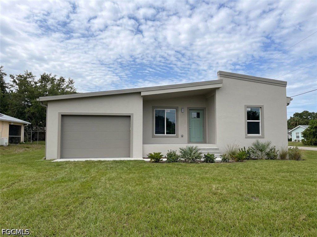 2819 42Nd Street Sw. Lehigh Acres, FL 33976