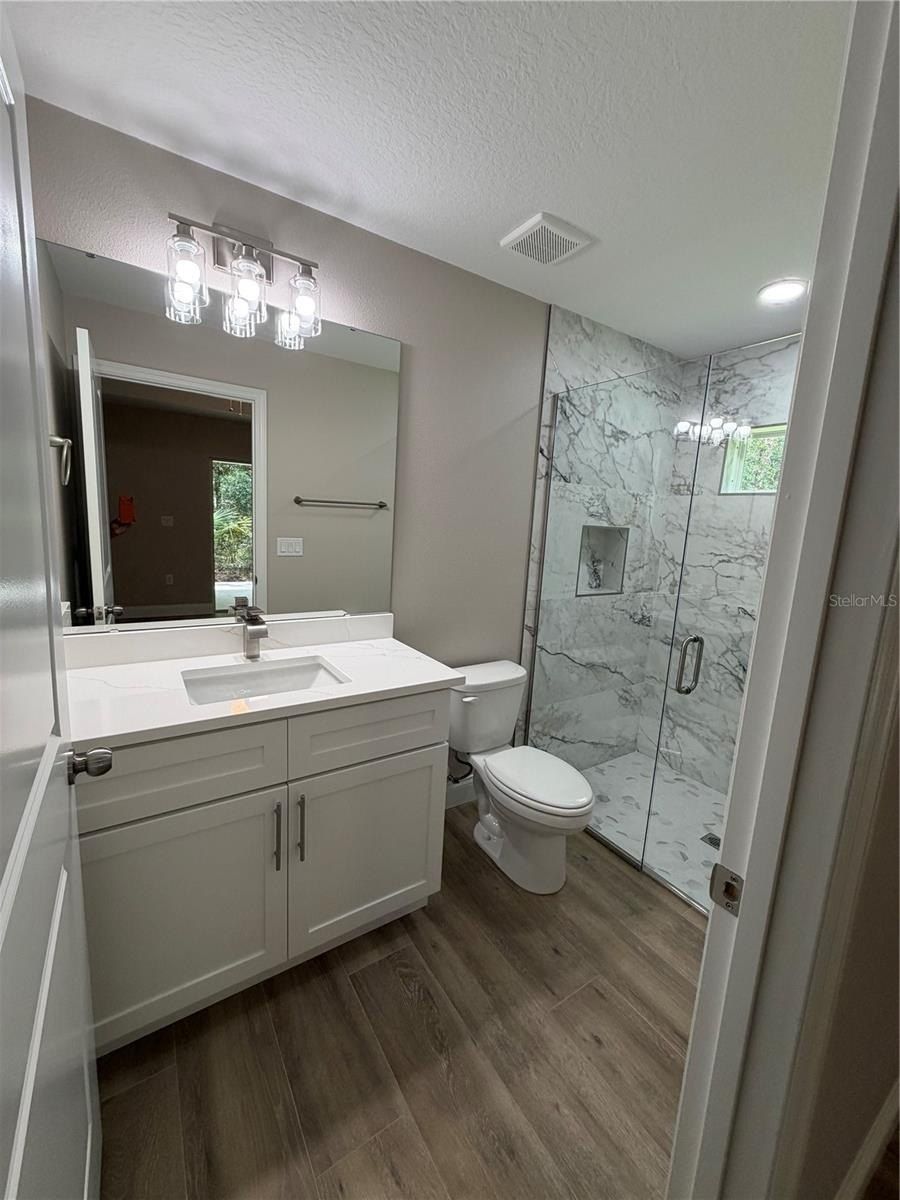 1438 Lake Harney. Geneva, FL 32732