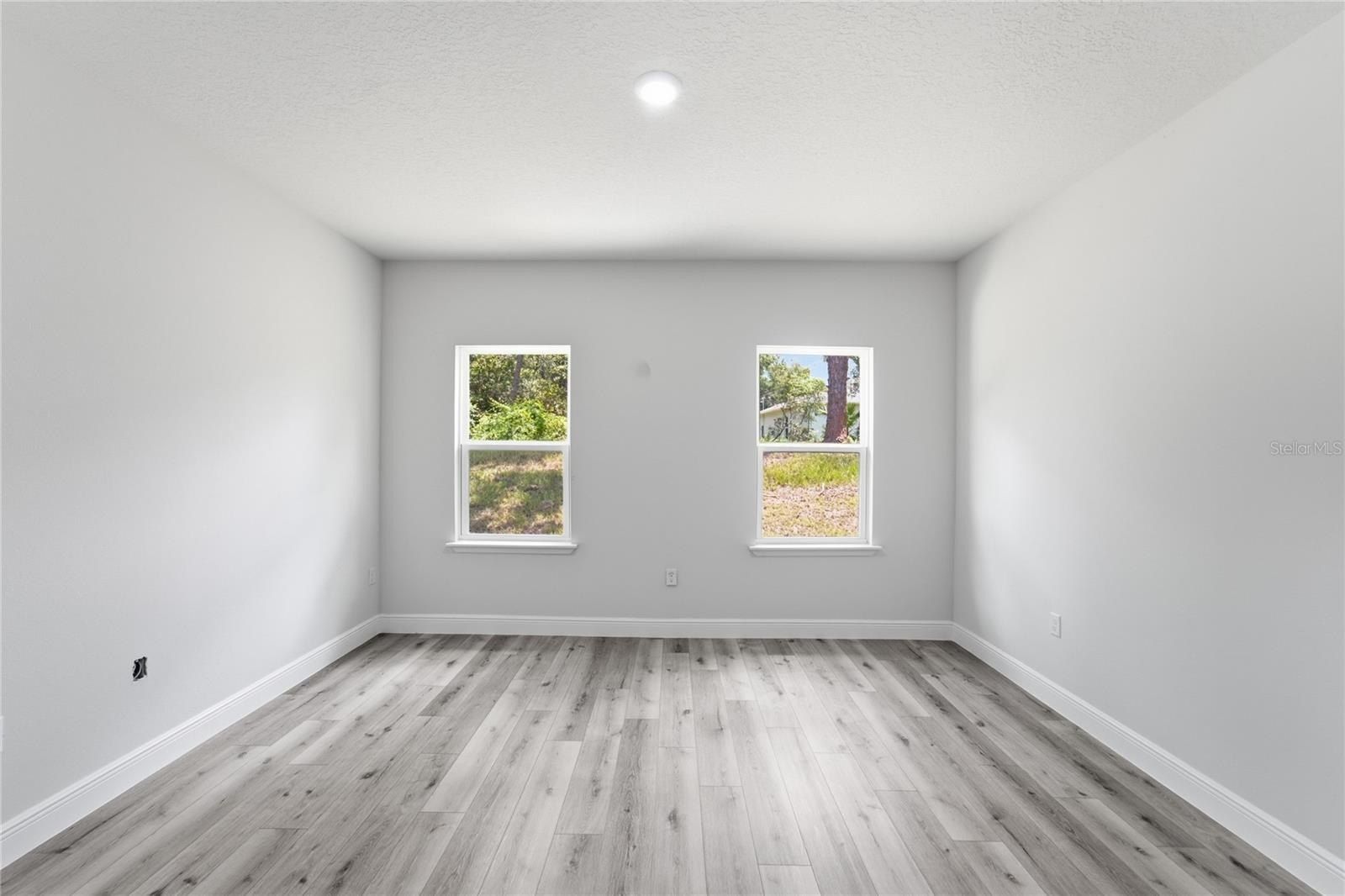 8809 N Circular Way. Citrus Springs, FL 34434