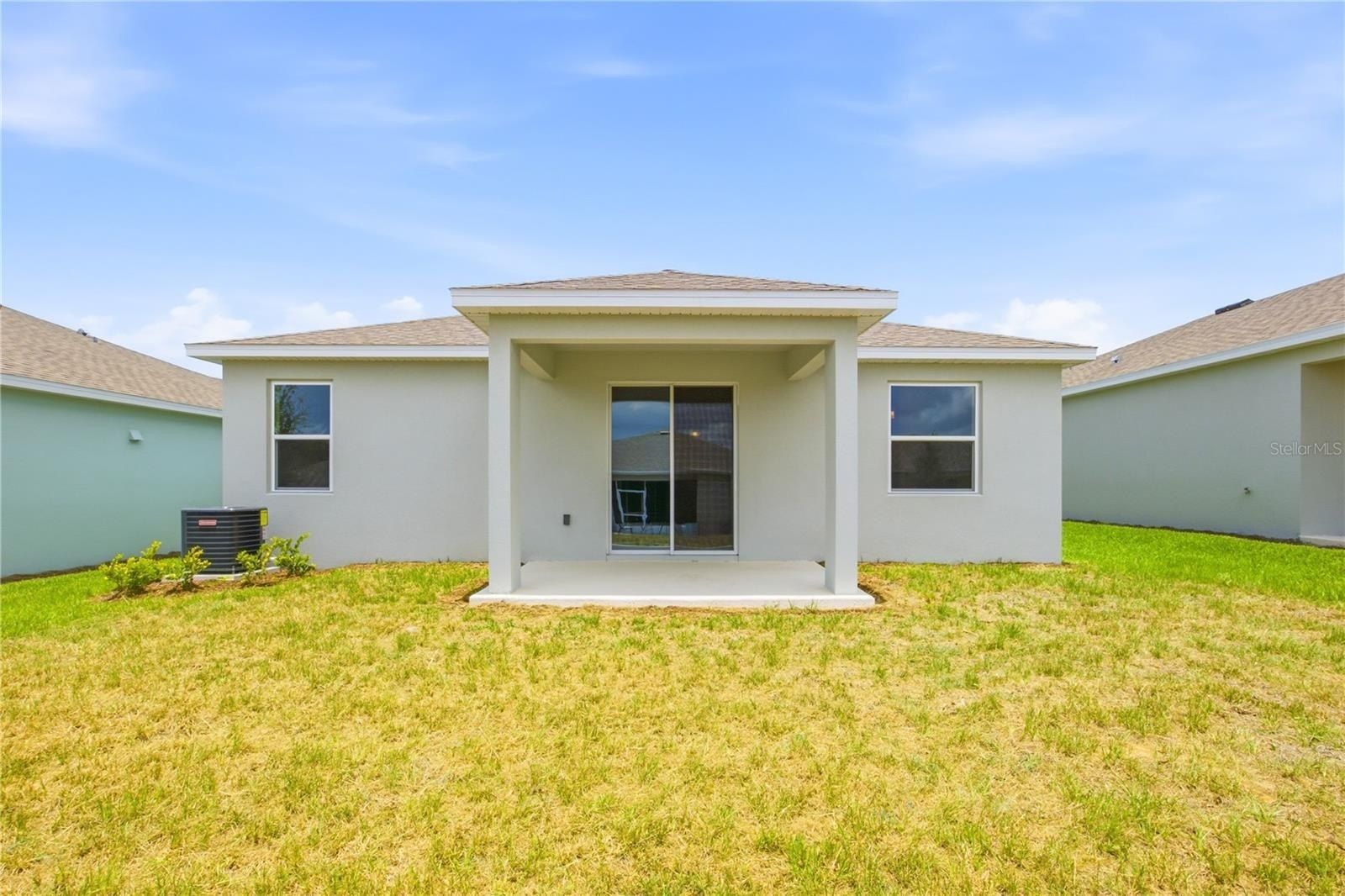 6205 Sanders Grove Circle. Okahumpka, FL 34762