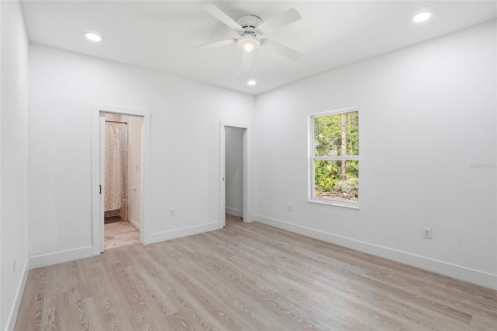 103 Long Road. Interlachen, FL 32148