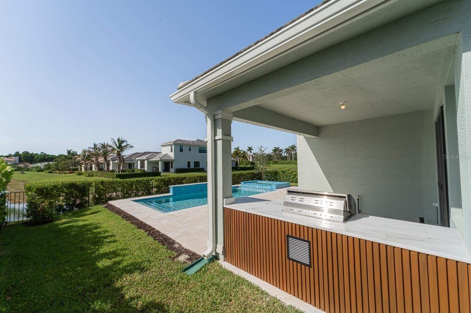 217 Se Fascino Circle. Port St Lucie, FL 34984