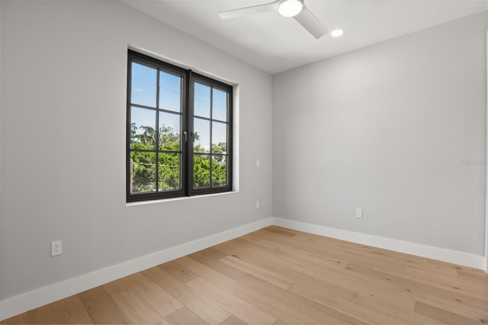 2422 Musselwhite Avenue. Orlando, FL 32804