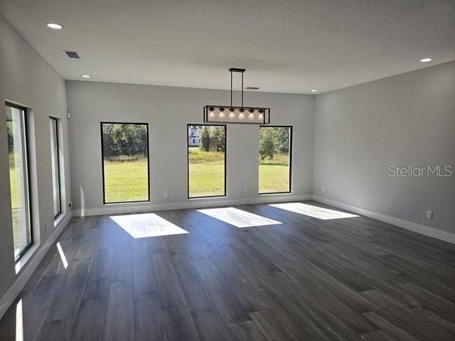 2518 Sunset Lane. Lutz, FL 33559