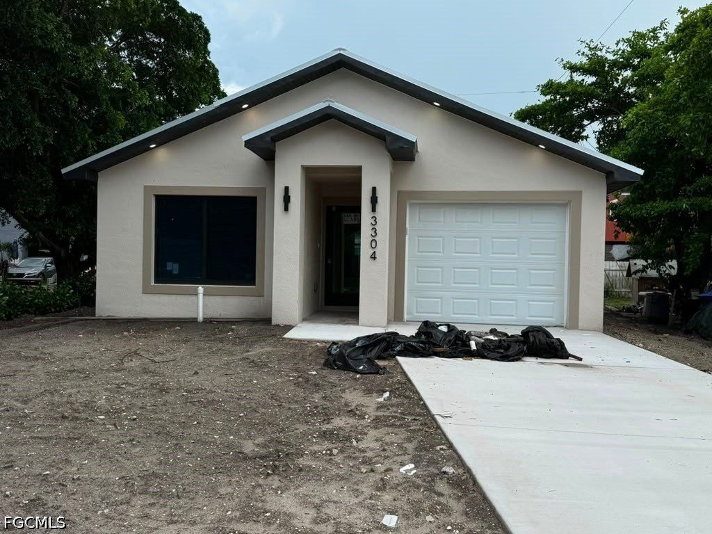 3304 Armstrong Court Ne. Fort Myers, FL 33916