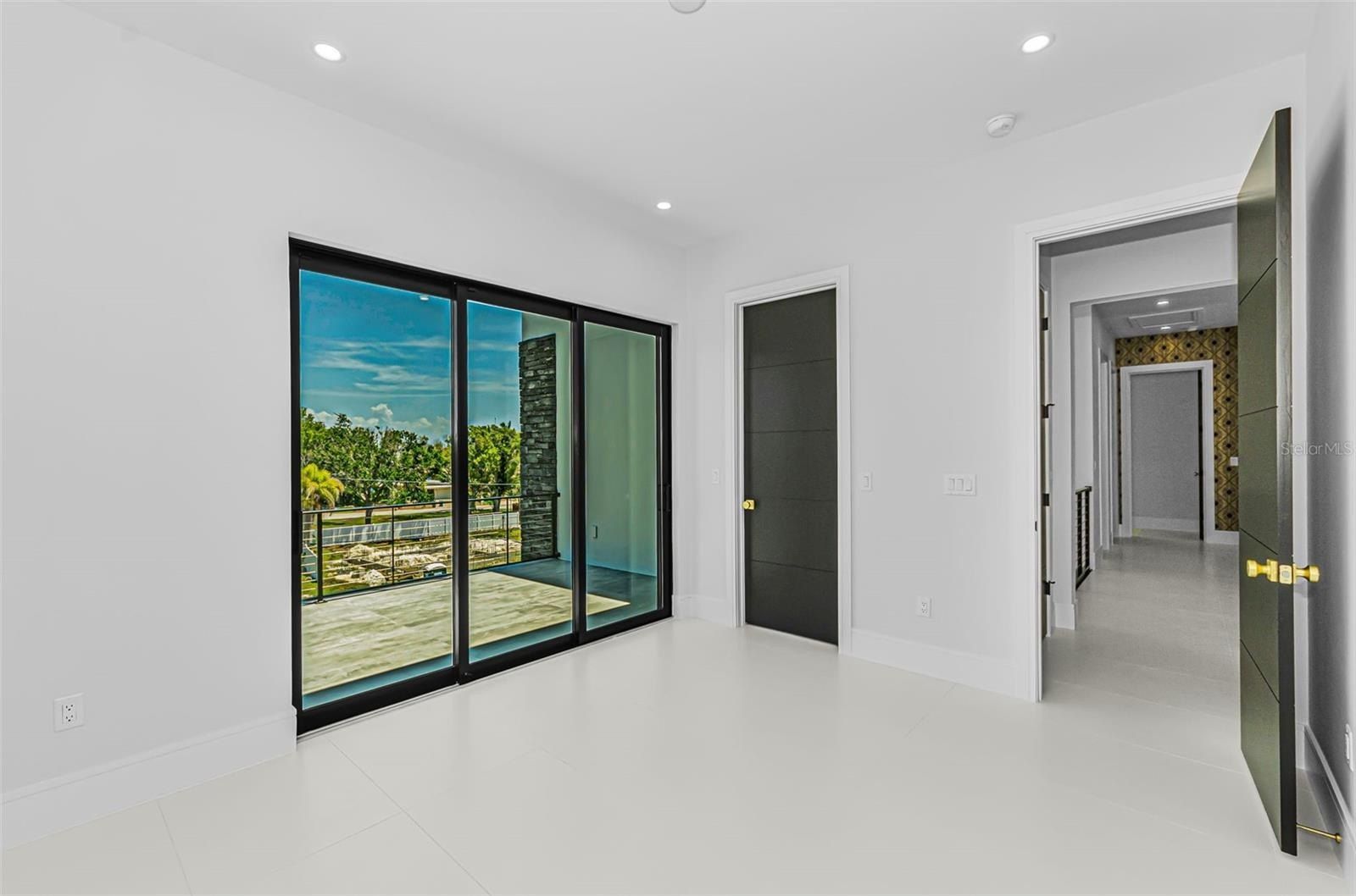 43 Dolphin Drive. Treasure Island, FL 33706