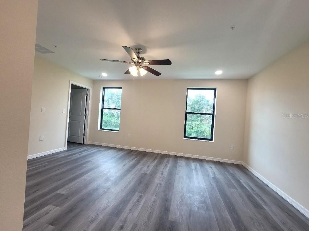 4351 Cambio Gardens Court. Tampa, FL 33610