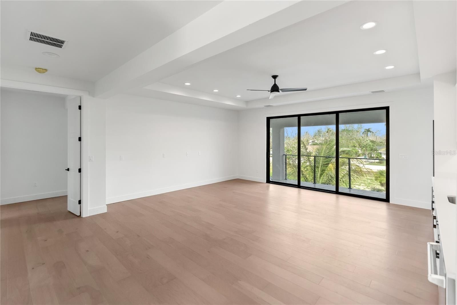 569 Bayview Drive. Longboat Key, FL 34228