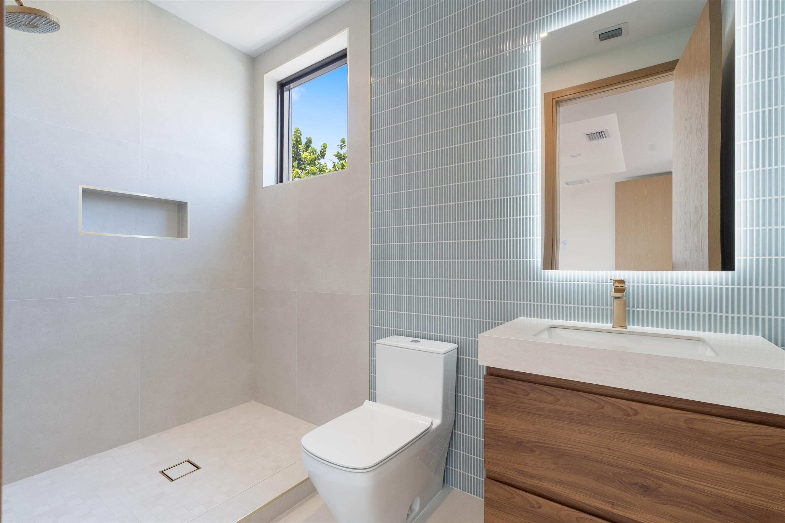 13 Eastview Avenue. Delray Beach, FL 33483