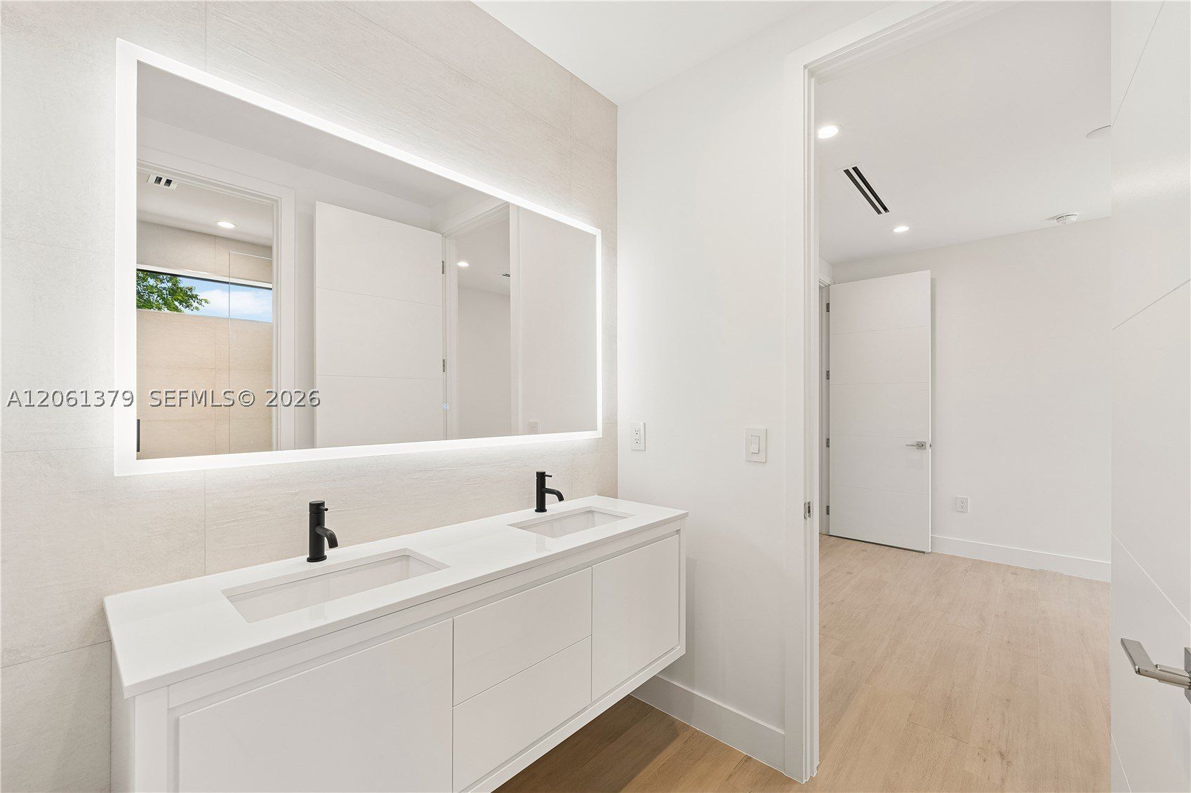 3352 Sw 28Th Ter. Miami, FL 33133