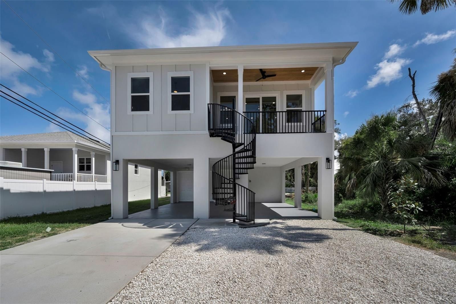 158 E Spruce Street. Tarpon Springs, FL 34689