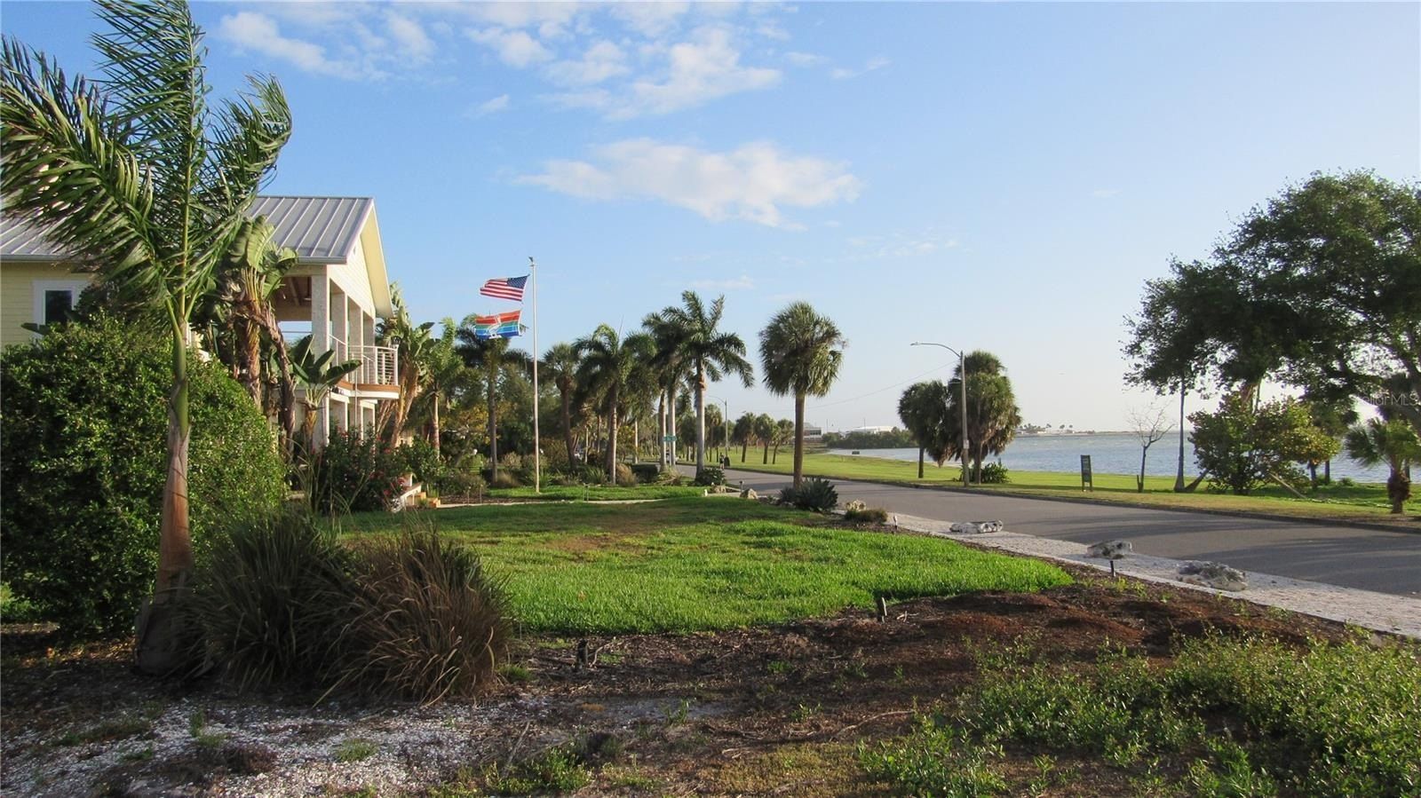 1817 Beach Drive Se. St Petersburg, FL 33705